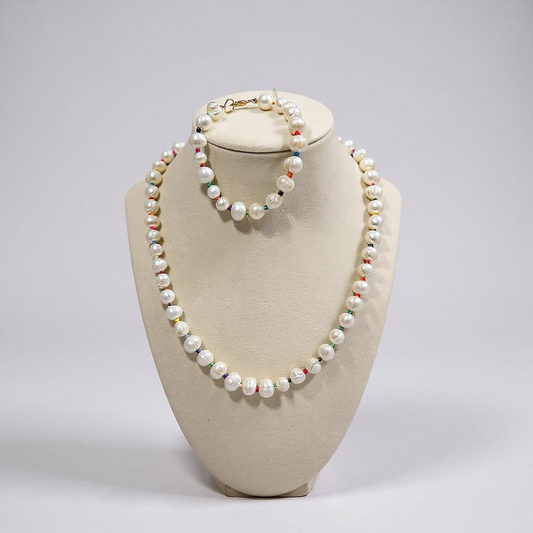 The Pearl Rainbow Love Birds